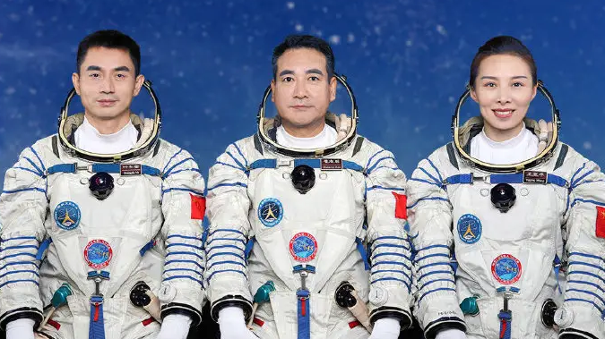 山東鑫仟順羅茨風(fēng)機廠家祝賀神舟十三號返回艙成功著陸！(圖1)