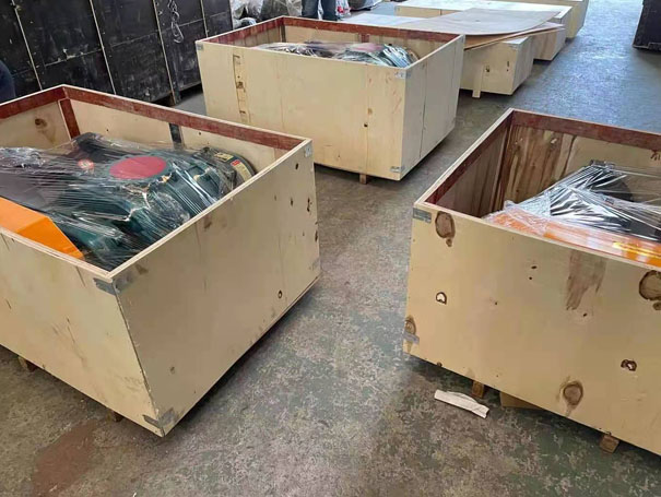 開工啦！發(fā)往佛山XQSSR150羅茨鼓風機 30KW4臺(圖1)